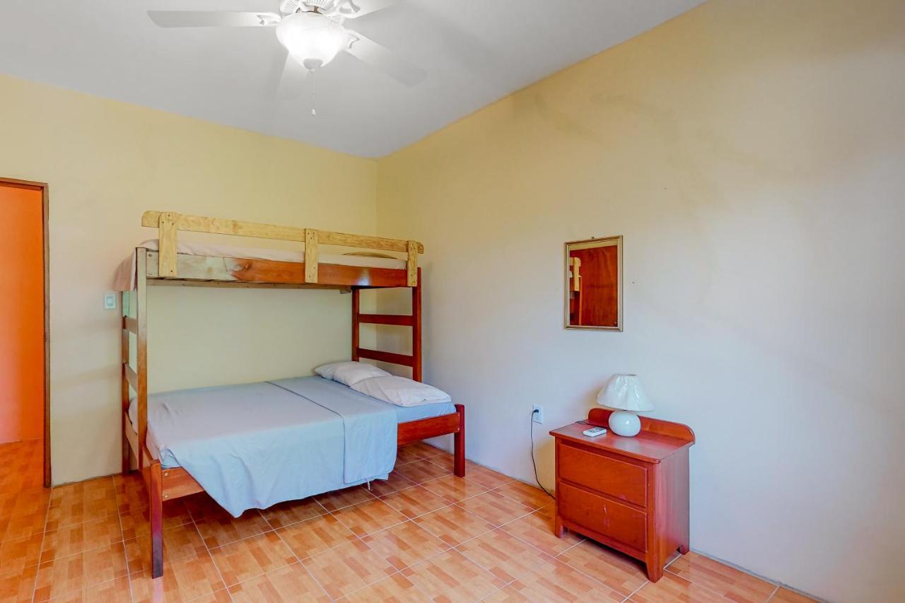 Appartement De Real Macaw à Caye Caulker Extérieur photo